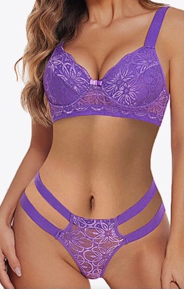 2-piece underwire bra and panty set